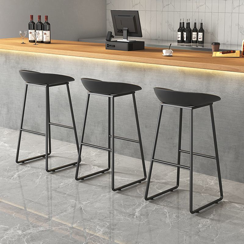Modern Style Plastic Backless Counter High Stool with Metal Base
