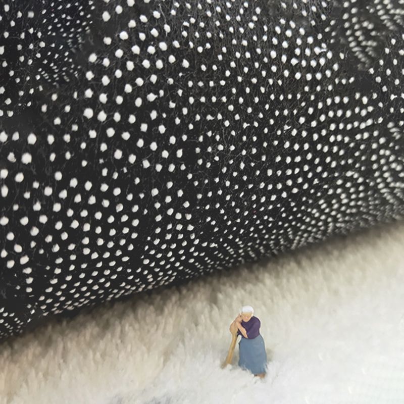 Black Simple Rug Polyester Circle Rug Stain Resistant Indoor Rug for Living Room