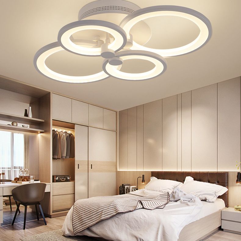 Acrylkreuzende Ringe LED -Deckenleuchte minimalistischer Stil halb Flush Mount Leuchte in Weiß