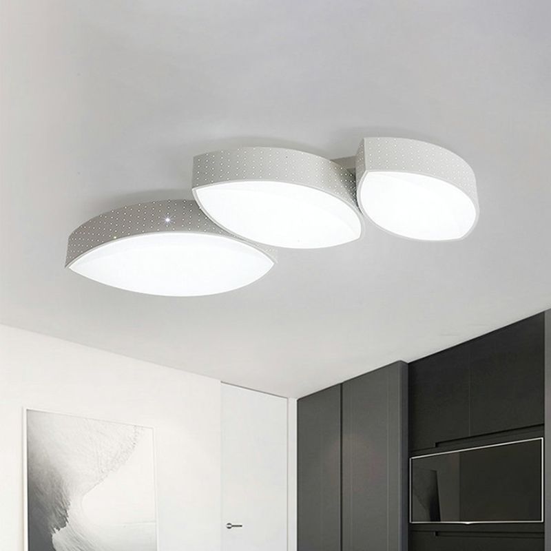 Minimalist 3-Leaf Ceiling Mounted Light Metal Living Room LED Flush Lamp Fixture in White