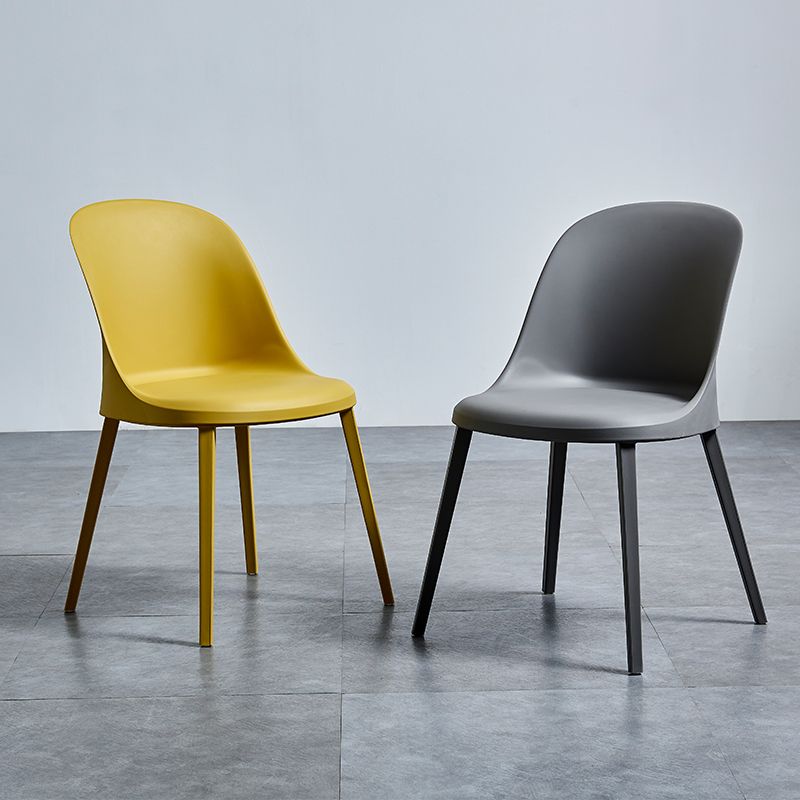 Chaise d'appoint en plastique pour restaurant contemporain Chaise d'appoint à dossier solide au fini mat (Ensemble de 2)
