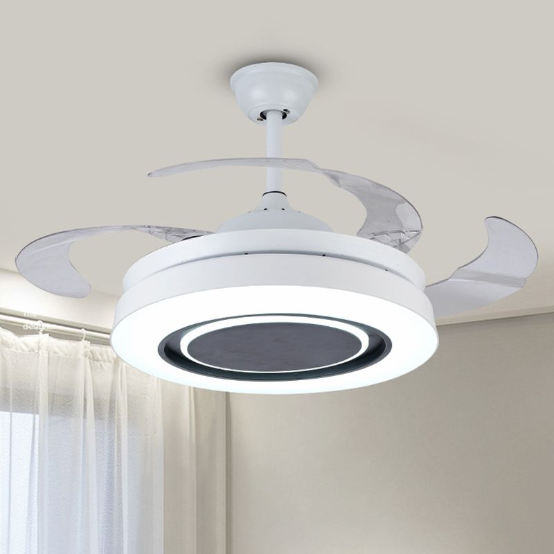 Weißer runder halbflush montage nordic 19 "breites metallisch hängende Lüfterleuchte, 4 Klingen