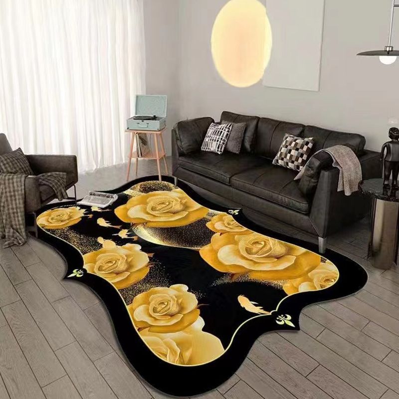 Novelty Shape Carpet Medallion Print Carpet Non-Slip Backing Polyester Rug for Home Decor