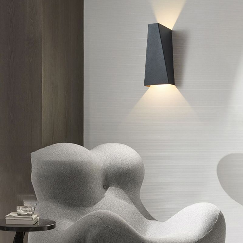 Geometric Shape Wall Lamp Modern Style Metal 2 Lights Wall Light in Black/White
