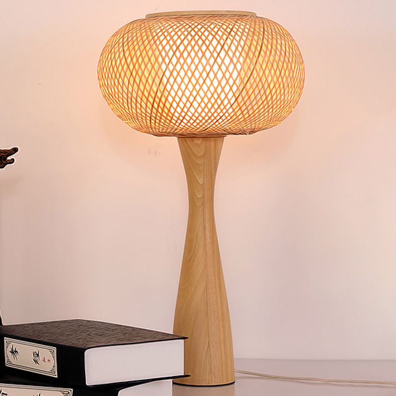 1 hoofd handgemaakte taakverlichting Aian Bamboo Desk Lamp in beige met wijd uitlopende houtbasis