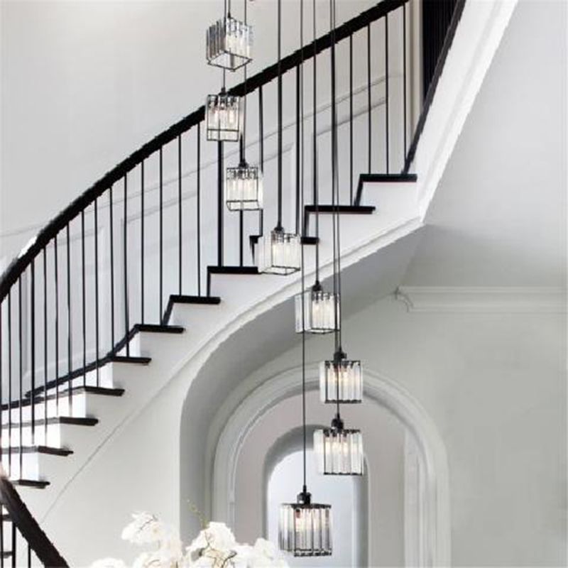 Cilindrische gesuspendeerde verlichtingsarmatuur Minimalistische kristallen trappenhangend plafondlicht in zwart