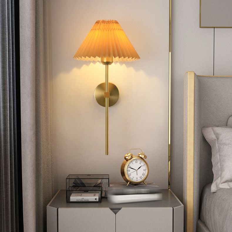 Contemporary Bath Vanity Lighting Fabric Shaded Golden Light for Bathroom