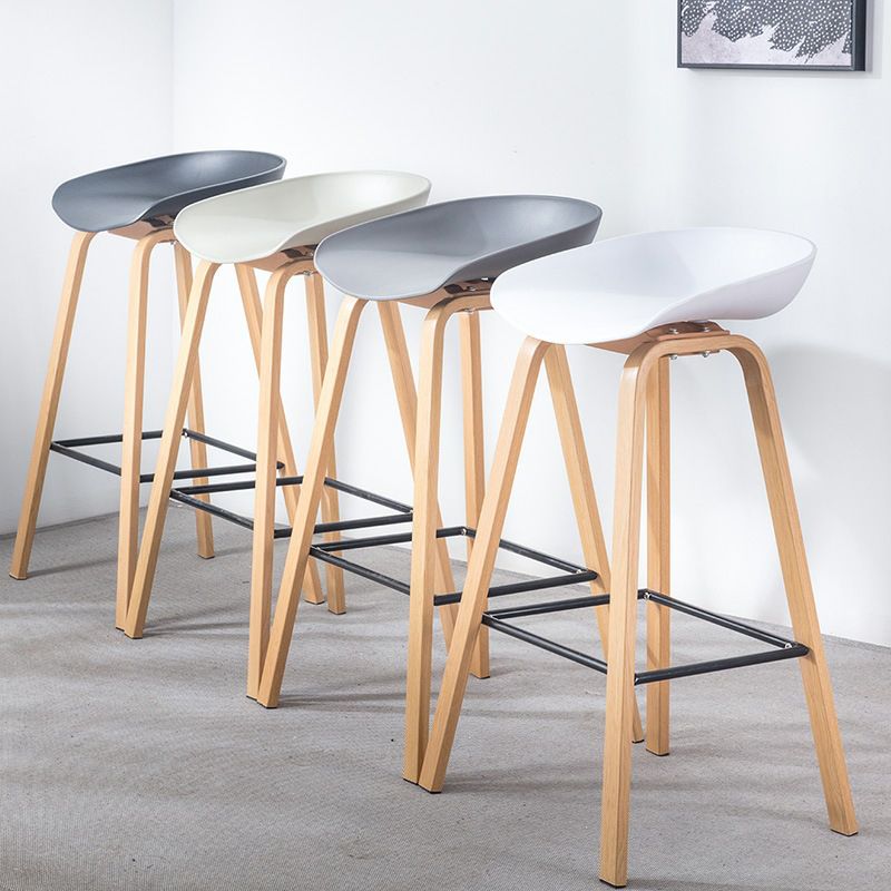 Moderner Stuhl mit Massivholz -Bar mit Fußstütze mit einem Bistro -Bistro -Hocker von Fußstützen 30 Zoll