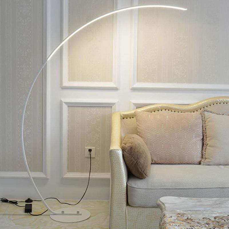 Forma lineal Luz de piso de metal estilo moderno 1 lámpara de luz de luz