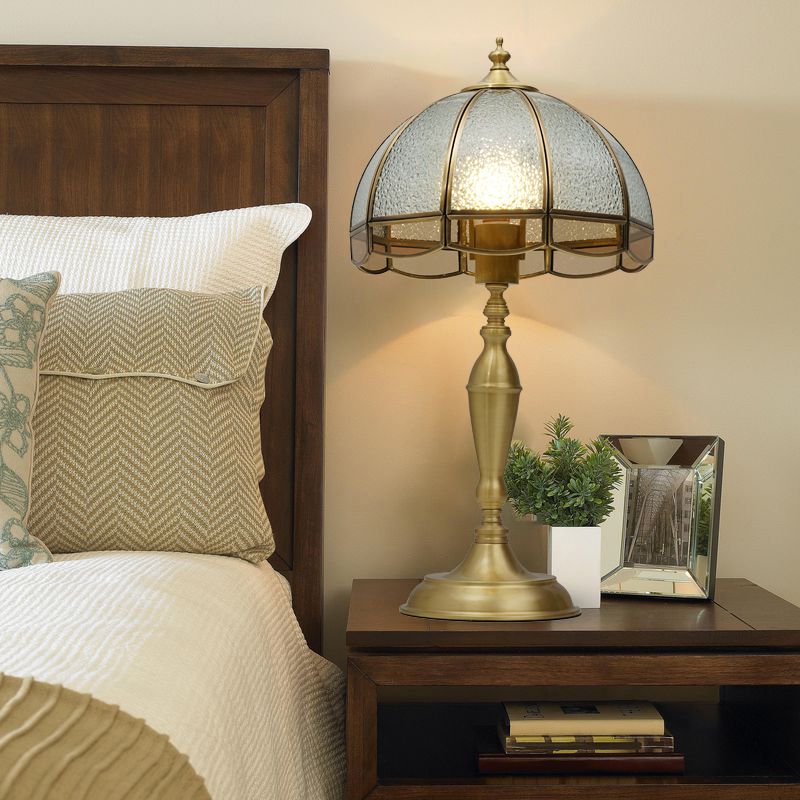 Lampada da notte in vetro ad acqua a forma di cupola Lampada da tavolo tradizionale per camera da letto a 1 lampadina con finiture smerlate in ottone