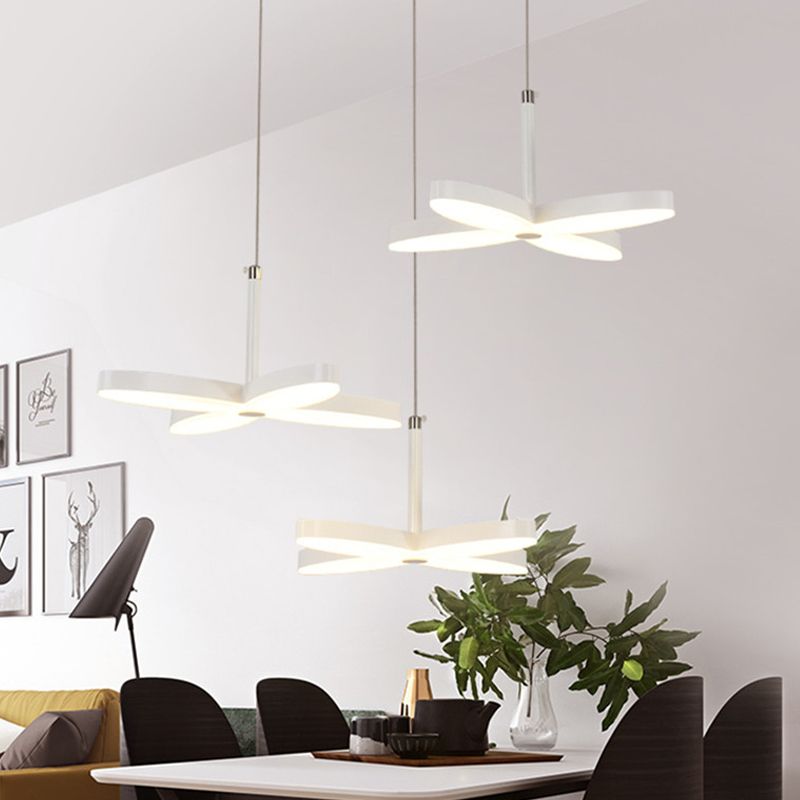 Iluminación de suspensión de flores metal nórdico 1/3/5/6 cabezas LED White Techo Luz en luz cálida/blanca