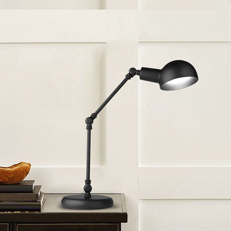 LED Task Light Style Industrial Style Domed Metallic Reading Livre lampe en noir avec un bras swing