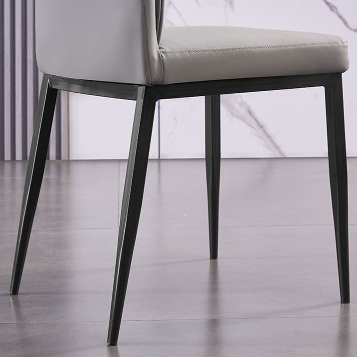 Moderne zeitgenössische Leder -Parsons -Stuhlseite Essstühle mit Metallbeinen