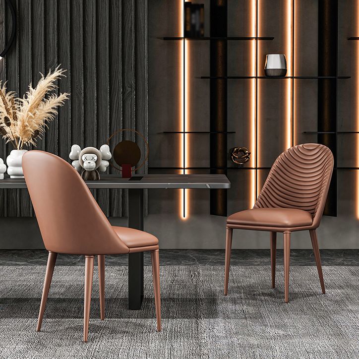 Sedia da pranzo in pelle parsons in stile designer parsons
