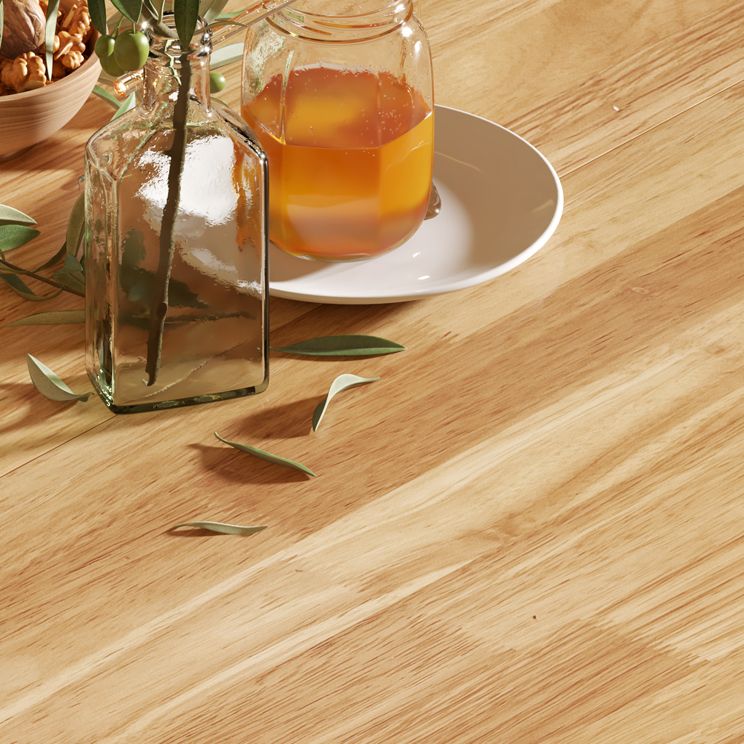 Modern Style Round Solid Wood Drop-Leaf Dining Table in Natural