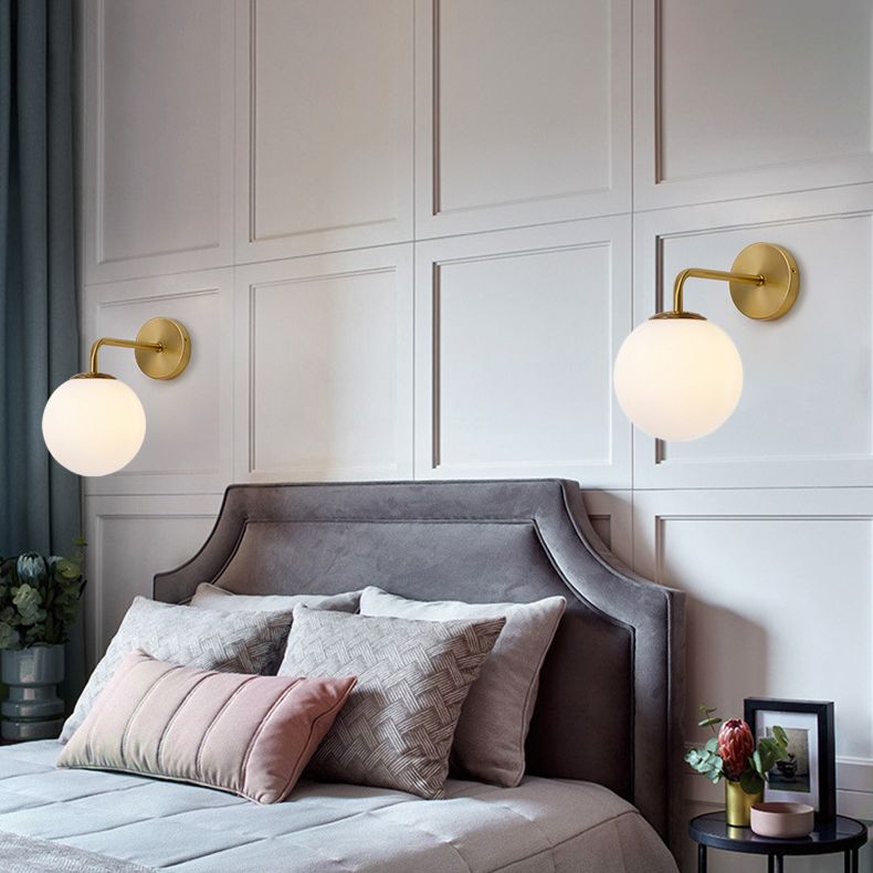 Orb Leuchtenbeleuchtung industriell geblasenes Glas 1-Licht-Wandlampen in Gold und Schwarz