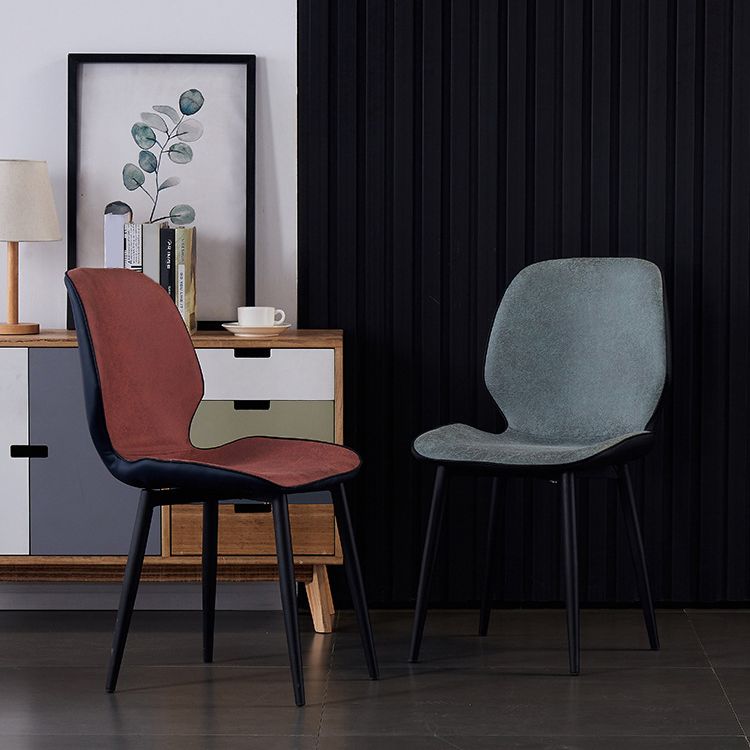 Chaises de salle à manger sans accoudoirs en cuir modernes, chaise latérale à oreilles avec pieds noirs