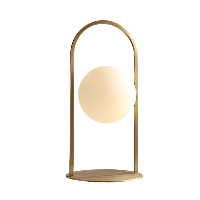 Post moderner ovaler Ringtisch Leuchte Metall 1 Glühbirnen Wohnzimmer Schreibtischlampe in Messing mit Ballmilchglasschatten