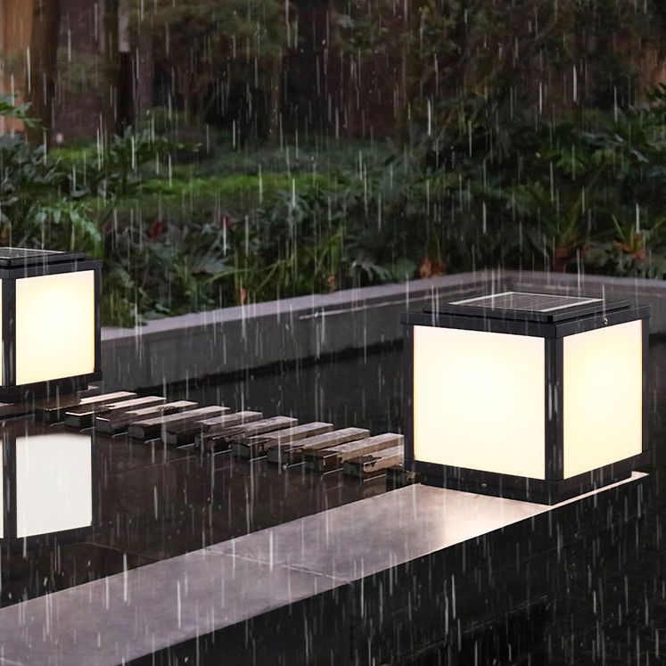 Modern LED Pillar Light Geometric Solar Lighting Fixture for Garden
