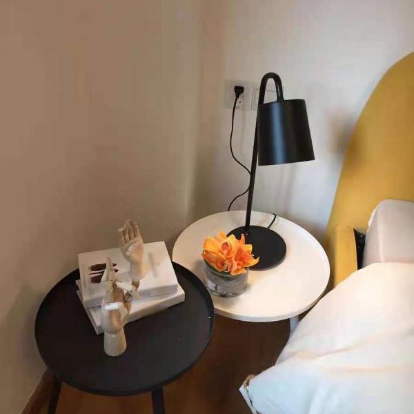 Cylindrical Bedside Reading Book Lamp Metal 1 Head Macaron Style Table Light