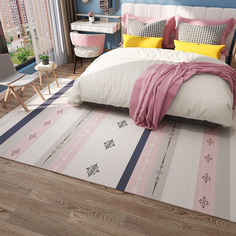 Pink Modern Rug Polyester Circle Area Rug Stain Resistant Rug for Living Room