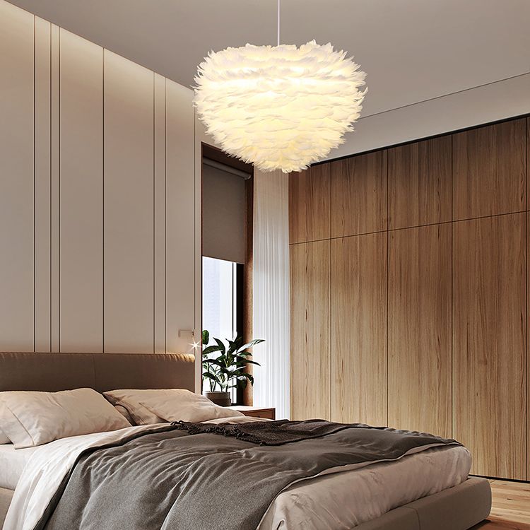 Romantic Heart Shaped Hanging Light, Feather Shade Single-Bulb Pendant Lighting in White for Bedroom