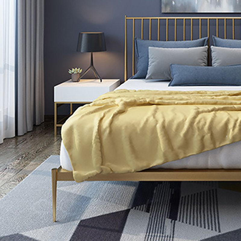 Metal Headboard Standard Bed Open-Frame Bed with Custom Legs