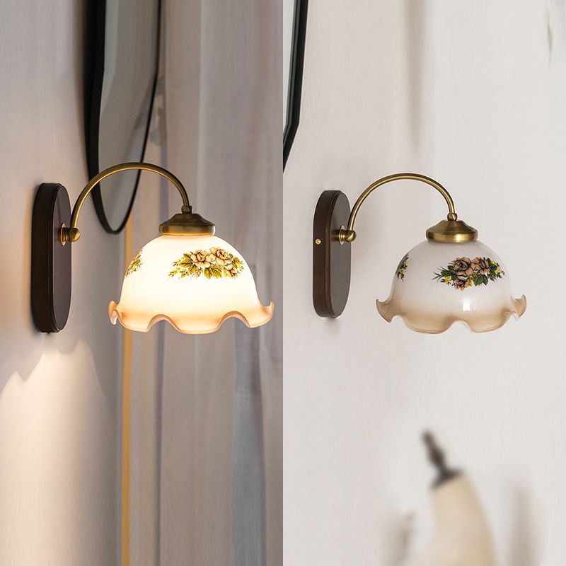 Flower Sconce Light Fixtures Modern 1-Light Brass Wall Mounted Lamp with Grass Shade