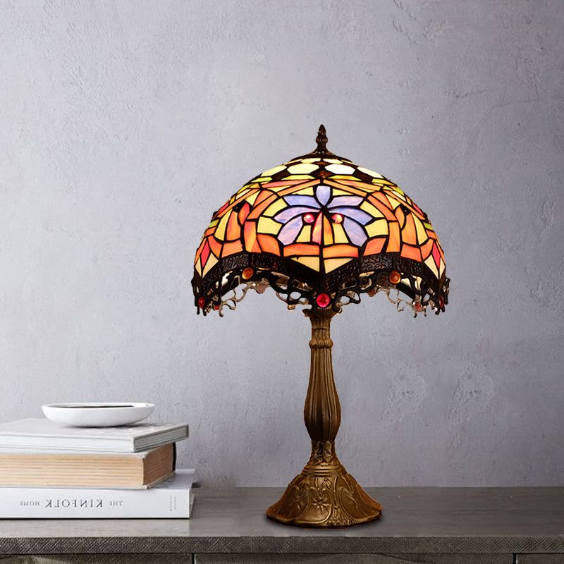 Lampada da comodino smerlato 1 testa in vetro tagliato a mano in stile Tiffany, lampada da comodino in bronzo