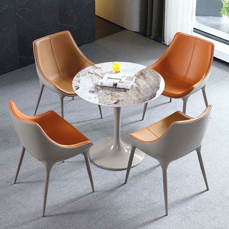 Ronde eigentijdse eettafel in bruintinten Vaste tafel van gesinterde steen
