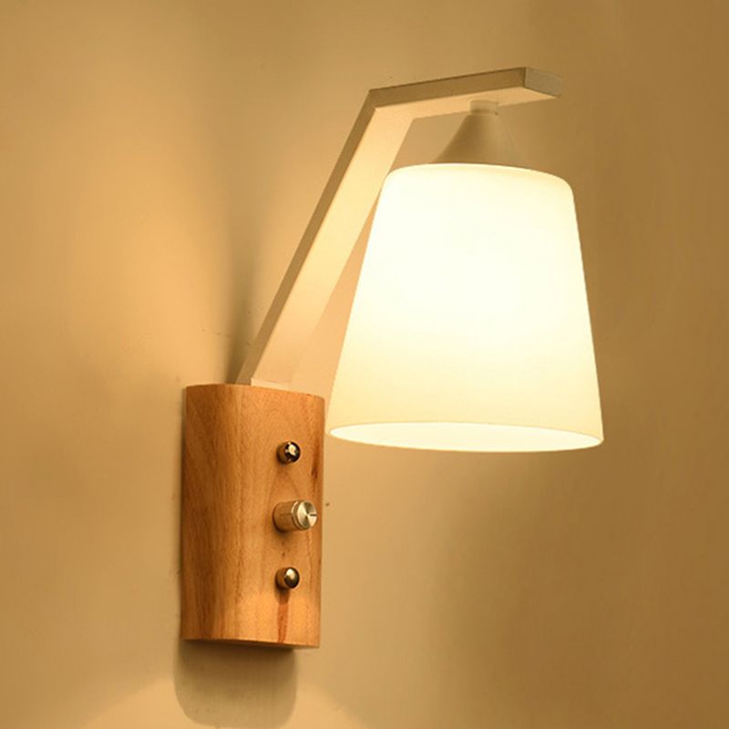 Lámpara de pared de cono de madera en un estilo de pared de hierro forjado moderno de estilo conciso con sombra de vidrio blanco