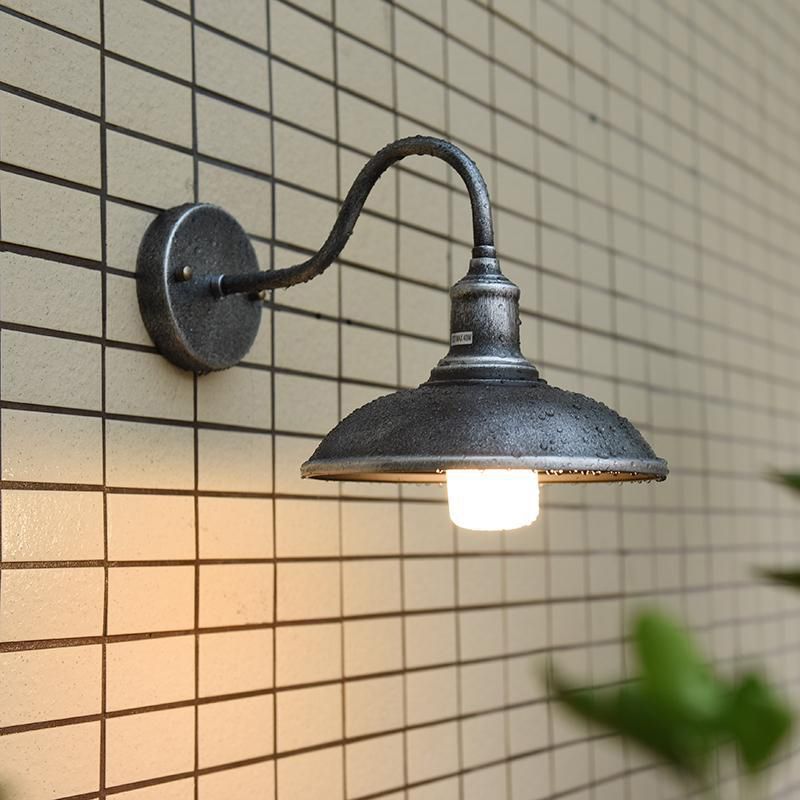 Industrielle Retro -Wandleuchte Schmiedeeisen -Scheunenwandlampe für Außenräume