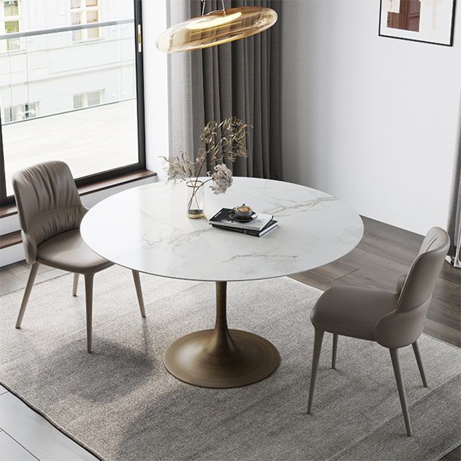 Traditionele luxe tulpenbasismeubels rond steen eettafel voor thuis