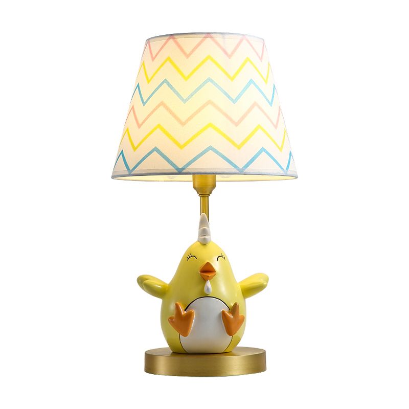 Cartoon kip nachtkastje lamp hars met eenmant bulb-nachtkastje licht met taps toelopende stofschaduw