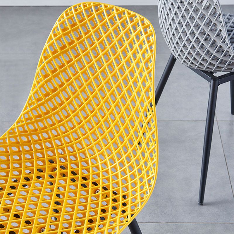 Chaise de cuisine contemporaine chaise latéral sans bras avec des jambes en métal