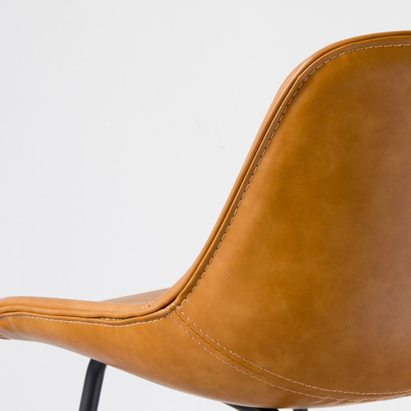 Tabouret de bar en cuir et métal noir, tabouret de comptoir scandinave à dossier bas Bristol avec siège baquet