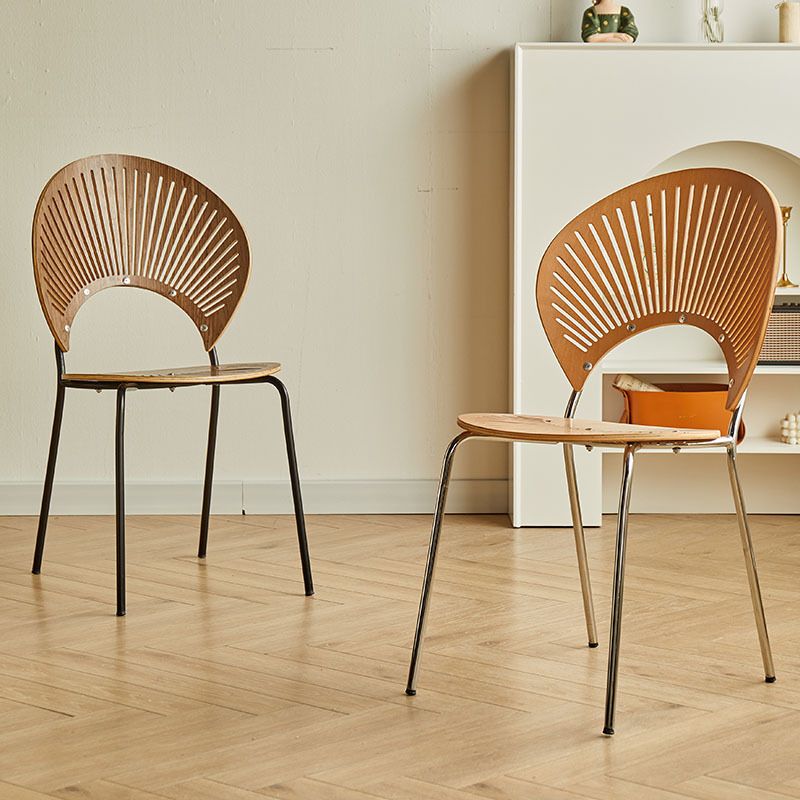 Juego de sillas de comedor de metal Silla lateral ovalada con respaldo abierto de estilo contemporáneo