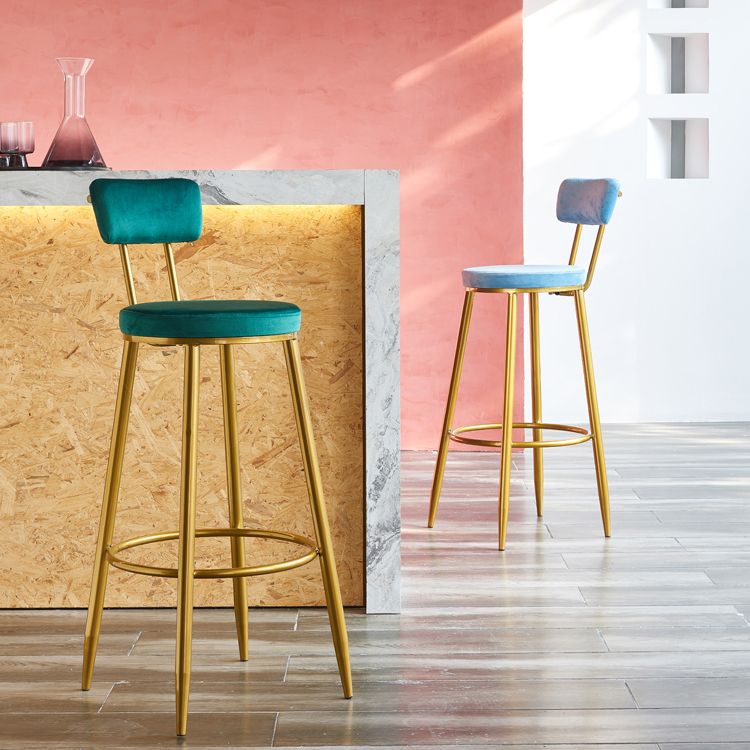Barhocker aus Metall im modernen Stil mit Fußstütze, heller, luxuriöser Bistro-Barhocker