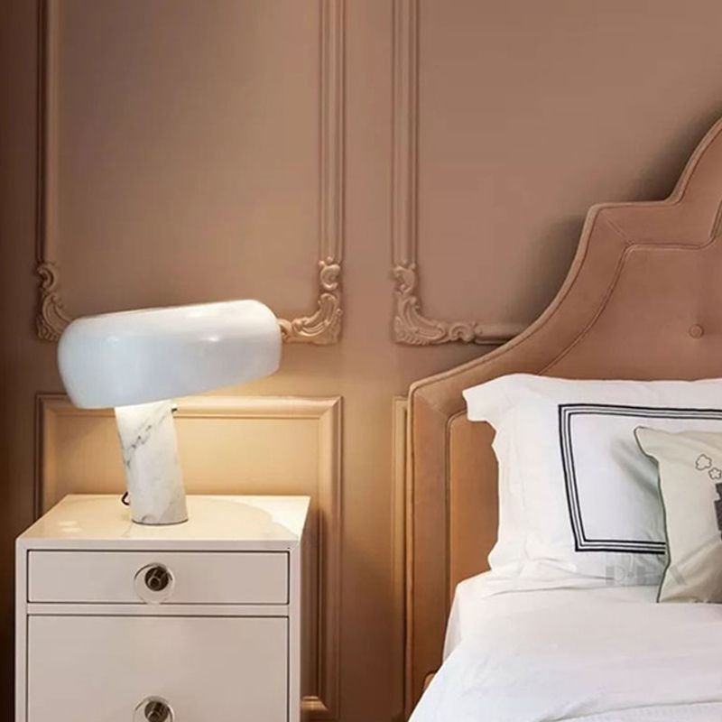 Lampada da tavolo Macaron colorata nordica Lampada da scrivania in stile moderno per camera da letto studio