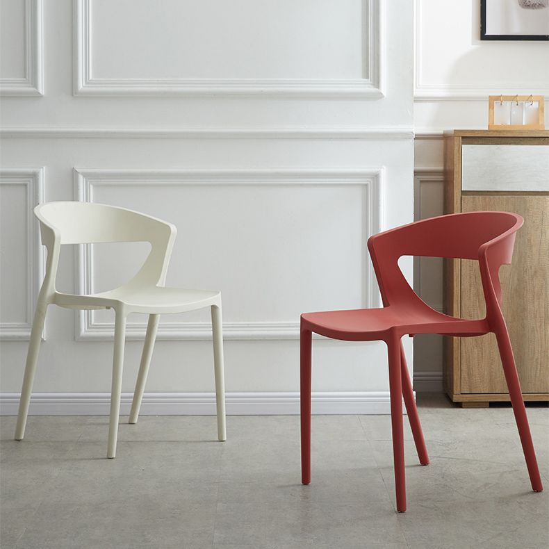 El plástico del estilo minimalista que cena las sillas sin brazos abre la parte posterior que cena la silla lateral