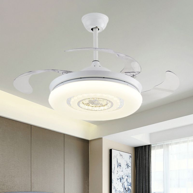 Braun/weiß/goldener runder halb flush nordischer Stil 42,5 "W LED Acrylhänge -Lüfterbeleuchtung mit 4 Klingen
