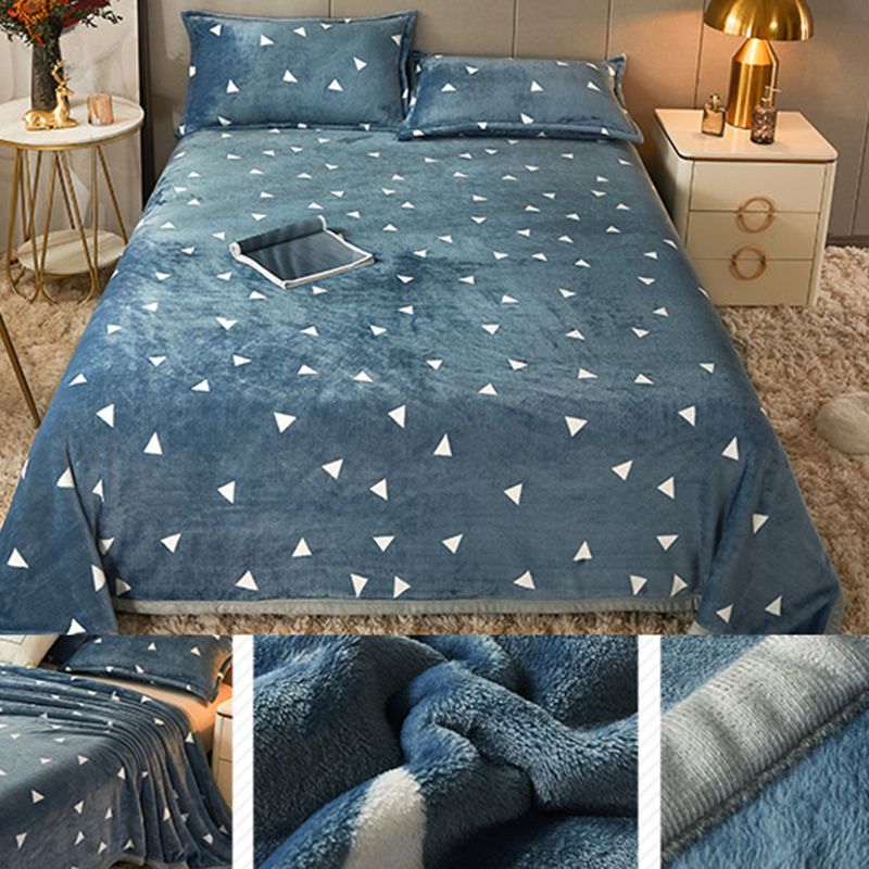 Non-Pilling Sheet Cartoon Painting Flannel Breathable Soft Fade Resistant Bed Sheet