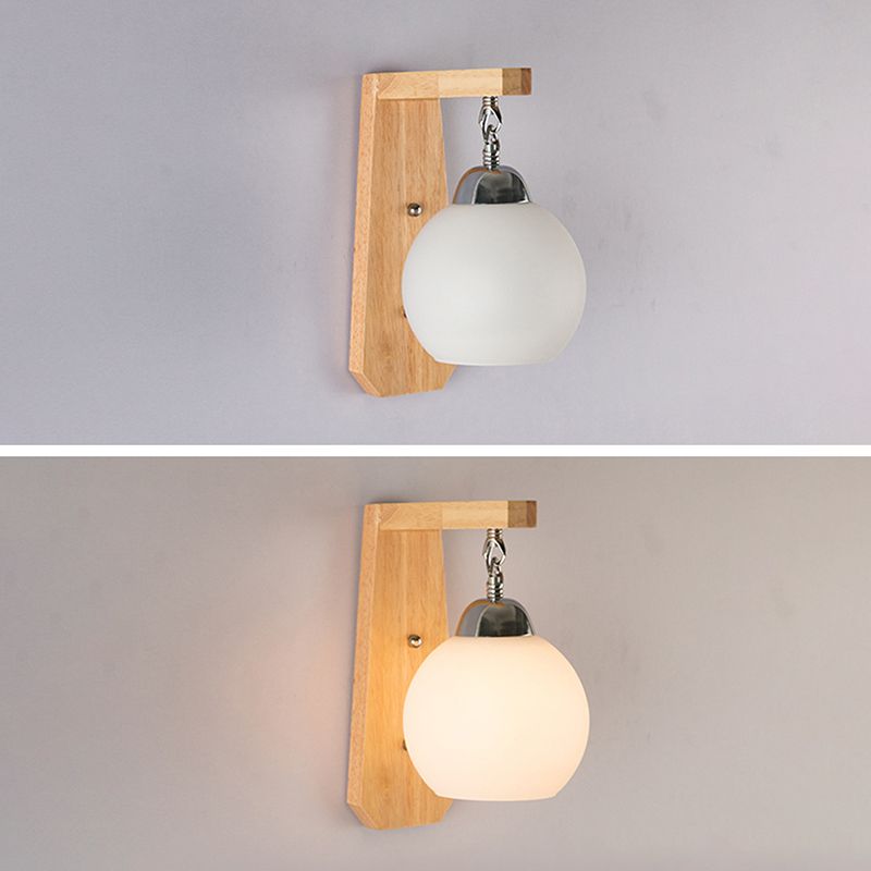 Luz de pared de globo de vidrio de leche con lámpara de pared contemporánea de bombilla de madera en blanco para dormitorio