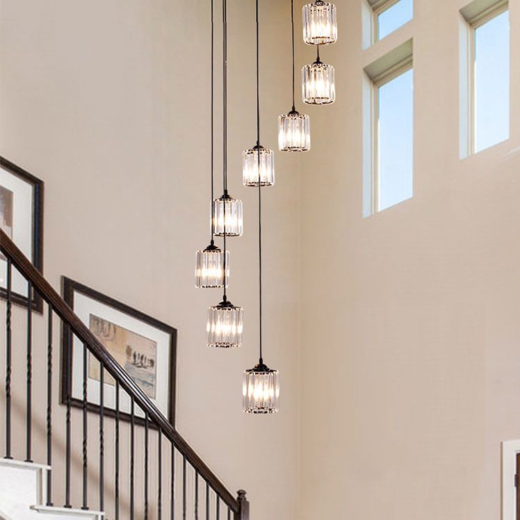 Cilindrische gesuspendeerde verlichtingsarmatuur Minimalistische kristallen trappenhangend plafondlicht in zwart