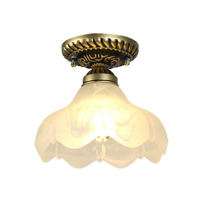 Luz montada en el techo del pasillo de campana de bronce vintage con montaje semi empotrado de vidrio escarchado simple