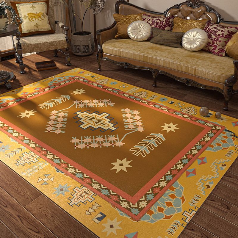 Beige Retro Carpet PU Flowers Carpet Stain Resistant Carpet for Home Decor