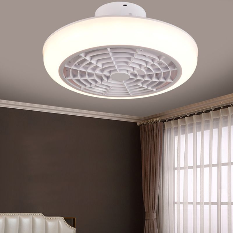 Einfache runde Lüfterlampenleuchte Acrylschlafzimmer LED SEMI -MOUNTBUCH IN Weiß