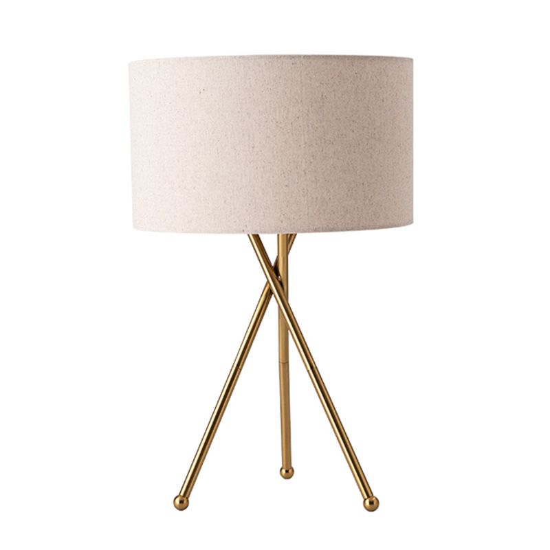 Lampada da tavolo in tessuto a forma di tamburo Lampada da comodino artistica a 1 lampadina con treppiede metallico