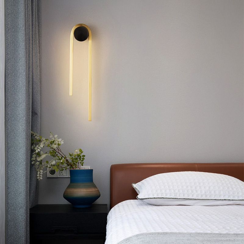 Post-Modern Wall Sconce Thin-Line Brass Sconce Lighting in Gold for Bedroom