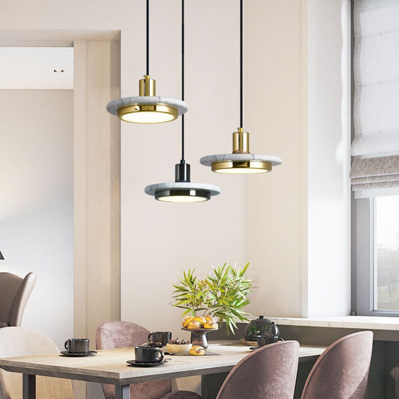 Kappengeformte Marmorhängeblocke Leuchte minimalistische LED -Anhängerbeleuchtung für das Restaurant